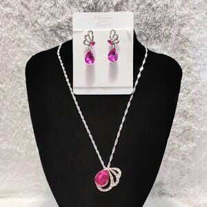 BNWOT 3/$30 Florence Scovel Butterfly Pendant/Chain/Earings Fashion Jewelry!!